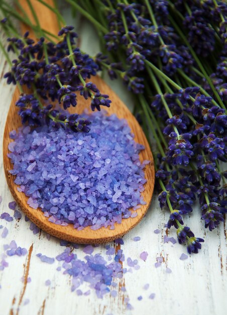 Lavanda e sale da massaggio