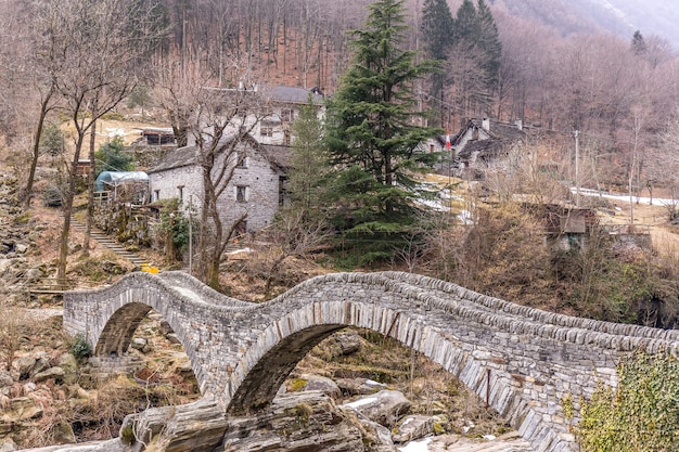 Lavertezzo-brug, Zwitserland.