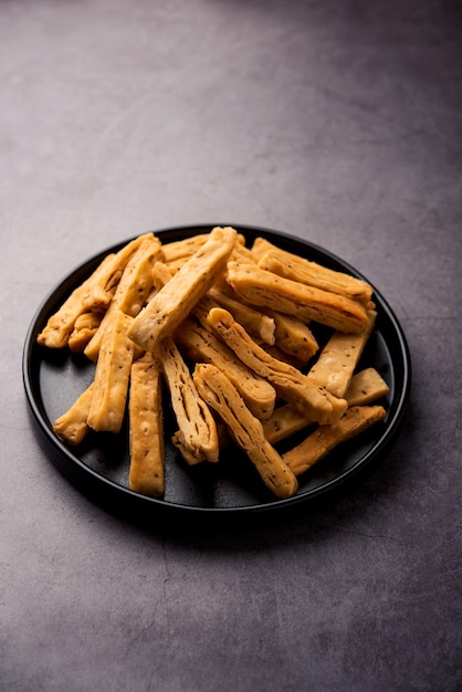 Layered or strips Mathri or mathiya is a popular snack recipe that people enjoy with tea in Northern India