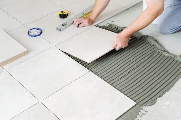 Photo laying ceramic tiles.