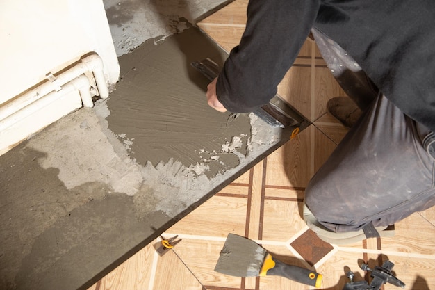 床セラミックタイルの敷設床の改修