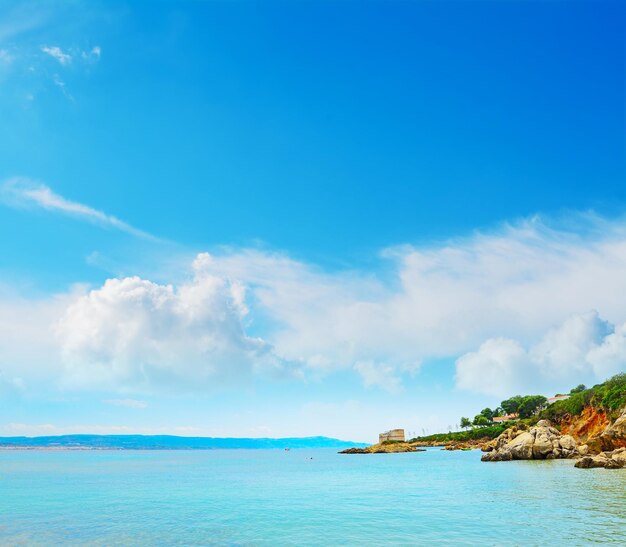 Spiaggia del lazzaretto in una giornata nuvolosa sardegna