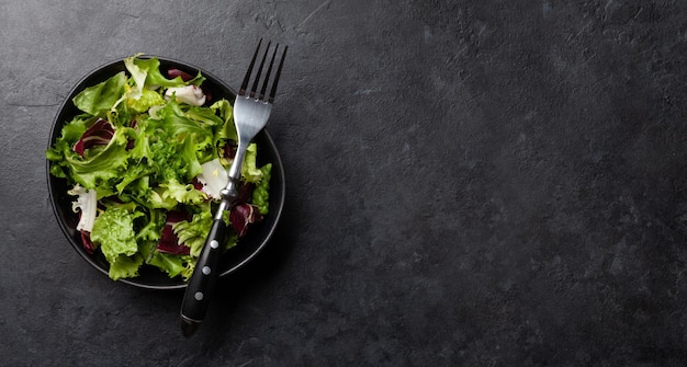 Leaf salad in bowl