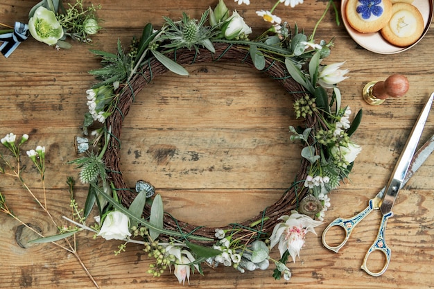 Photo leaf wreath on a rustic wooden table