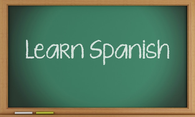 Изучите испанский язык, написанный на доске.