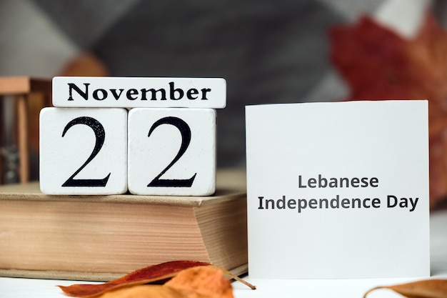 사진 레바논 독립. 흰색 큐브로 만든 달력의 11 월 22 일