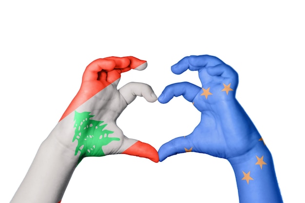 Foto libano unione europea cuore gesto della mano che fa il percorso di ritaglio del cuore