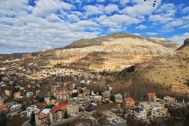 Foto il villaggio libanese in montagna