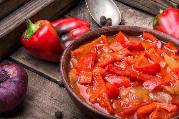 Foto lecso classico piatto della cucina ungherese