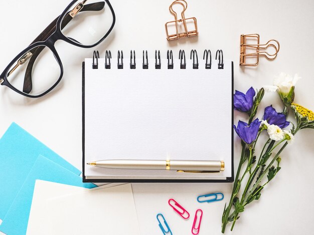 Leeg notitieboekje voor felicitatie-inschriften Daglicht