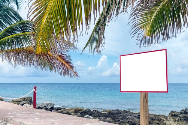 Leeg teken op strand