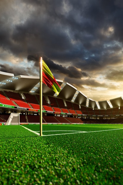 Leeg voetbalstadion zonder fans in het avondzonlicht