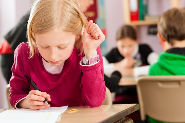 Leerlingen en leraren leren op school