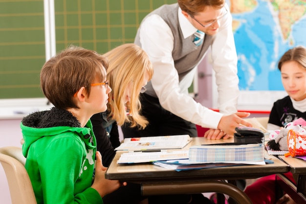 Leerlingen en leraren leren op school