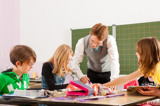 Leerlingen en leraren leren op school