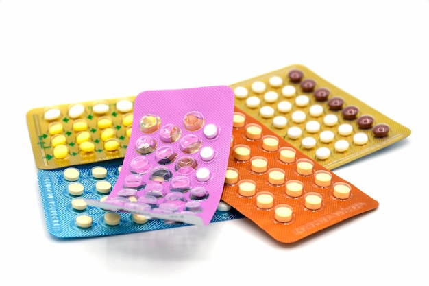 Lege anticonceptiepilstrips en anticonceptiepil laten zien dat patiënten zich houden aan het nemen van de pillen.