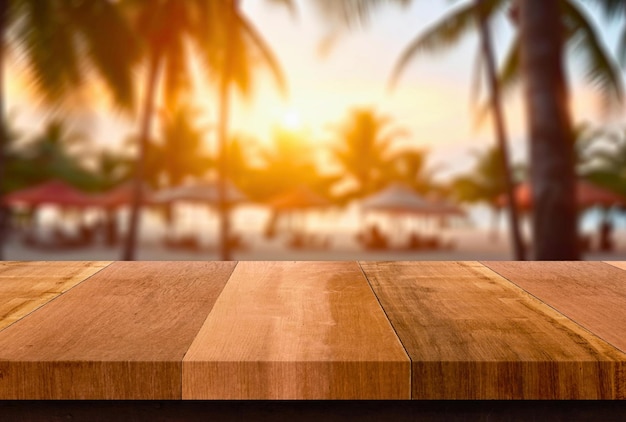 Lege houten tafelblad op onscherpte strandbar café bij zonsondergang weergave achtergrond