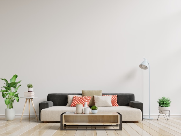 Lege woonkamer met sofa, lamp, planten en tafel