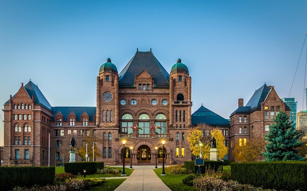 Photo legislative assembly of ontario situated in queens park toronto ontario canada