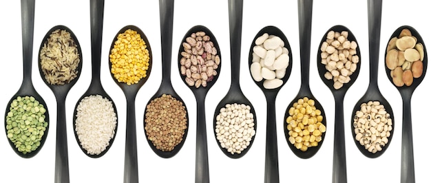 Photo legumes over spoons