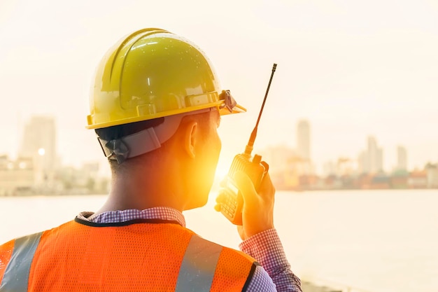 Leiderschap is zeer noodzakelijk om een leider te zijn Constructiewerk heeft zekerheid nodig nauwkeurige precisie Ingenieurs hebben de controle Constructie Gebruik communicatiemiddelen