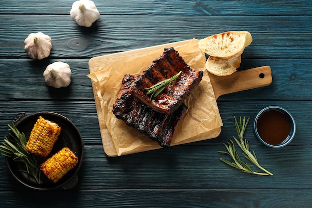 Lekker gefrituurd voedsel barbecue ribben lekker gebakken vlees