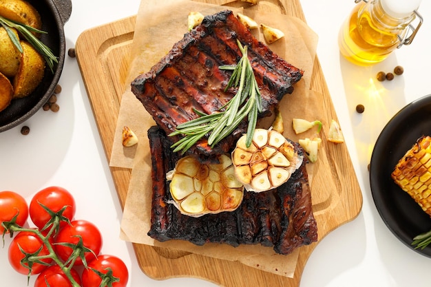 Foto lekker gefrituurd voedsel barbecue ribben lekker gebakken vlees