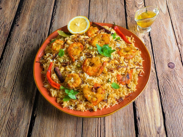 Lekkere en heerlijke garnalen biryani