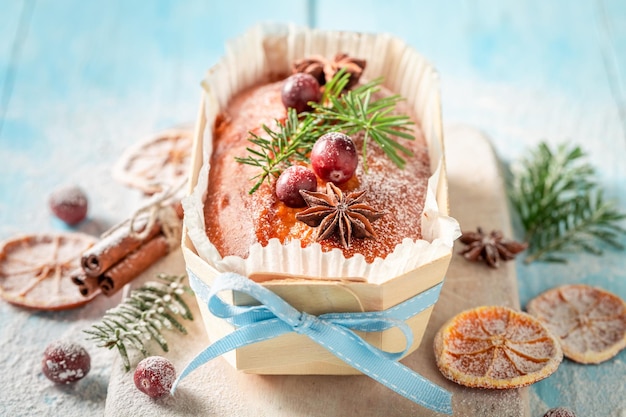 Lekkere en huisgemaakte Fruitcake voor Kerst met veenbessen