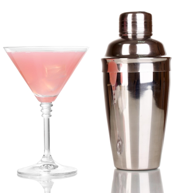 Foto lekkere roze cocktail geïsoleerd op white