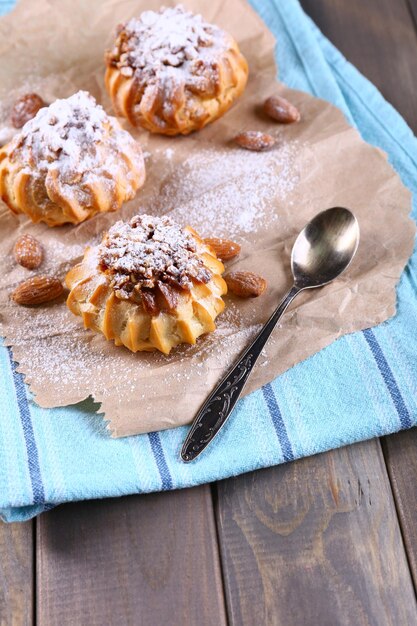 Lekkere taarten op tafel close-up