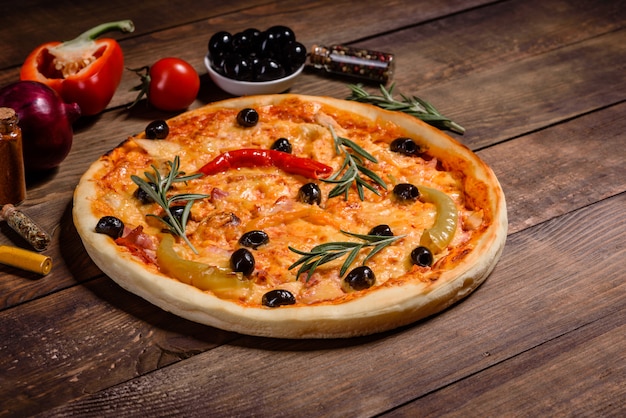 Lekkere warme pizza, traditioneel Italiaans recept