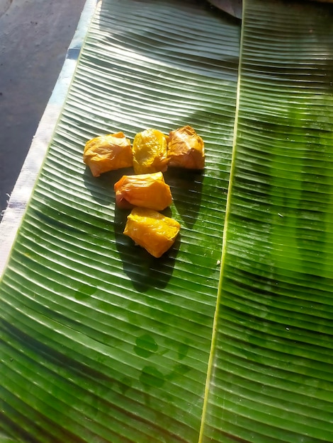 Photo lemang is a traditional indonesian food made from sticky rice