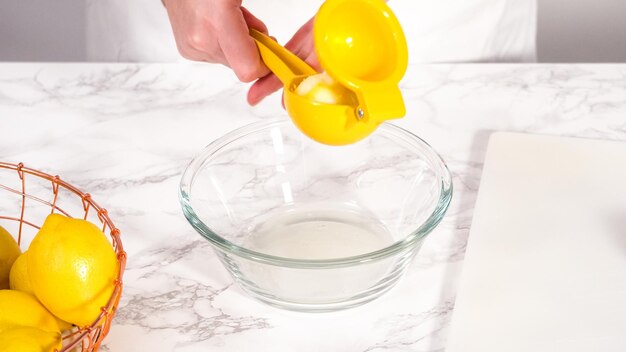 Lemon bundt cake