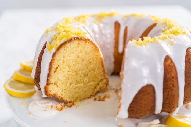 Lemon bundt cake