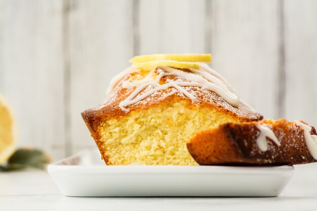 Photo lemon cake loaf with white glaze