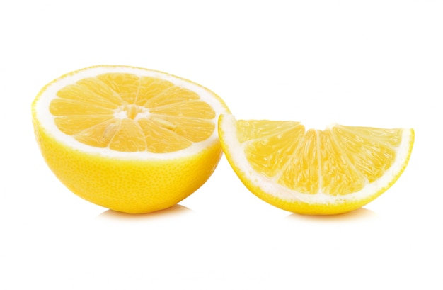 Лимон, изолированные на белом.