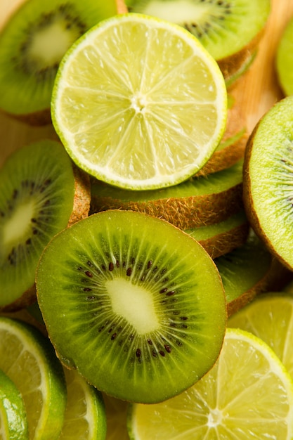 Lemon and kiwi slices close up