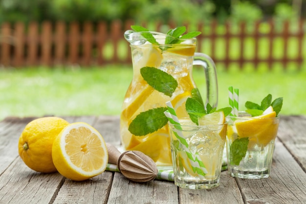 Lemonade with lemon mint and ice