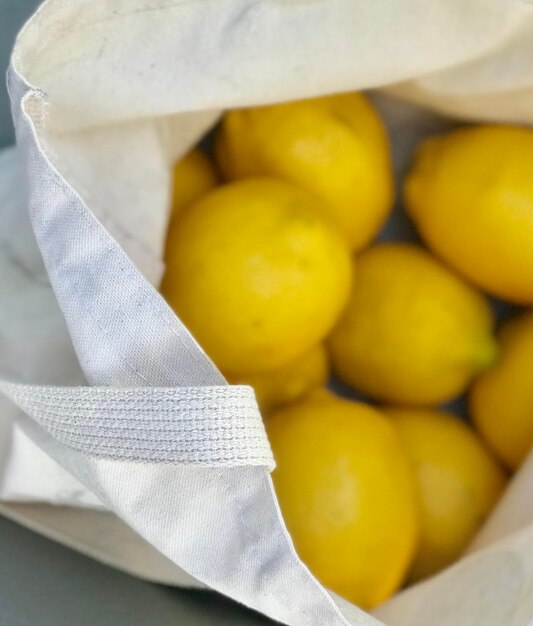 Lemons in a reusable shopping bag