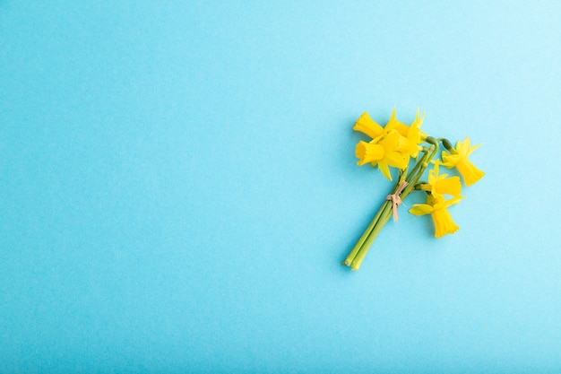 lente sneeuwklokje narcissen bloemen boeket