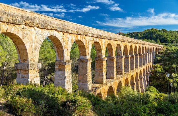 스페인 타라고 나 근처의 Pont del Diable로도 알려진 Les Ferreres Aqueduct