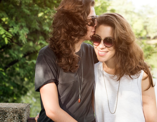 Photo lesbian couple together outdoors concept