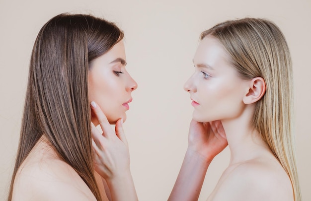 Lesbiche tolleranti lgbt coppia donna relazioni amichevoli fidanzate bacio