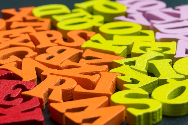 Foto letters in verschillende kleuren