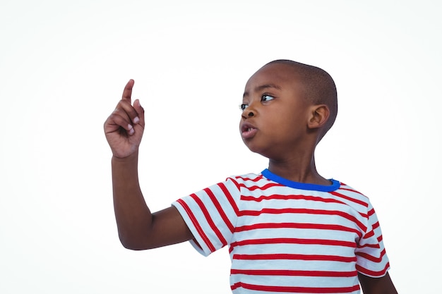 Leuke jongens schuddende vinger die nr zegt