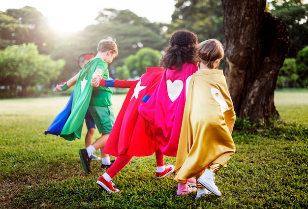 Leuke zomer kindertijd superheld concept