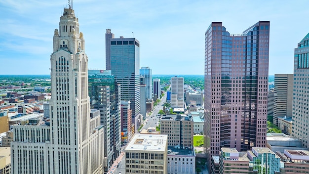 LeVeque Tower en Huntington Center met uitzicht op de stad Columbus Ohio