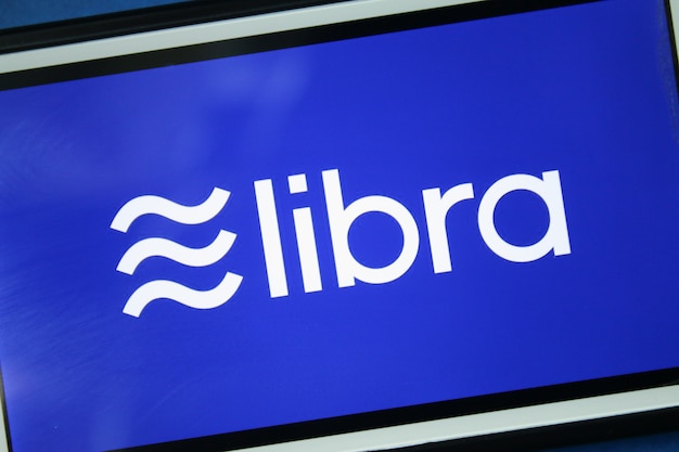 Libra Facebook cryptocurrency op scherm