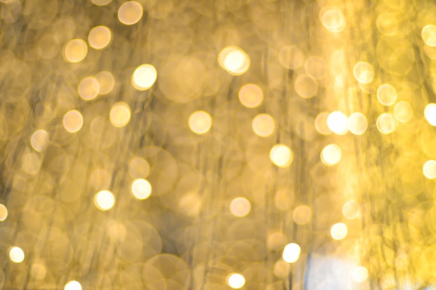 Licht op kerstboom met bokeh voor Kerstmis en Nieuwjaarsdag